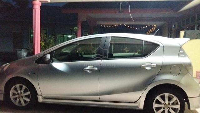 2012 Toyota PRIUS C 1.5 (HYBRID) (A) - 1
