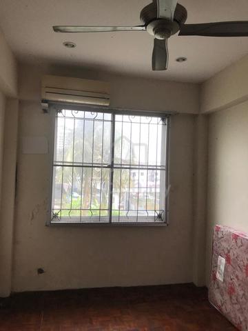 Master Bedroom for Rent-Eden Height 1