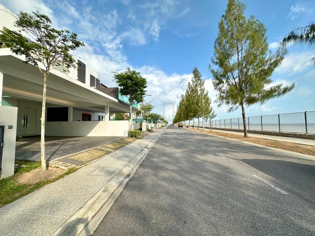 SEAVIEW FREEHOLD 8 Residence 2 storey Semi-D, Ujong Pasir, Padang temu 1