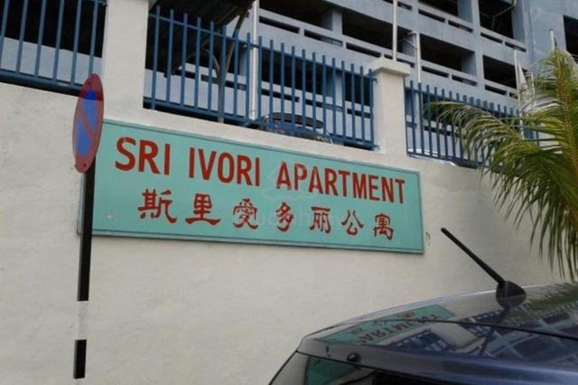 (Available Now) (No Smoking) Master room-Sri Ivory Apartment,Farlim 1
