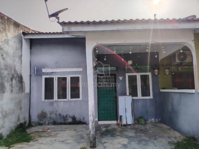 Taman Pelangi , freehold bare unit 3r2b single storey house for sale 1