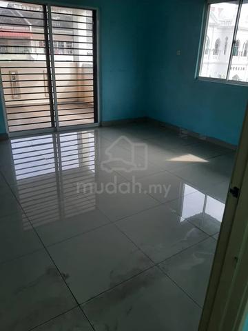 Seremban Upstairs whole floor to let 1
