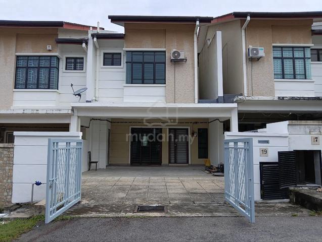 (PARTLY FURNiSHED) DOUBLE STOREY PUNCAK SAUJANA KAJANG 1