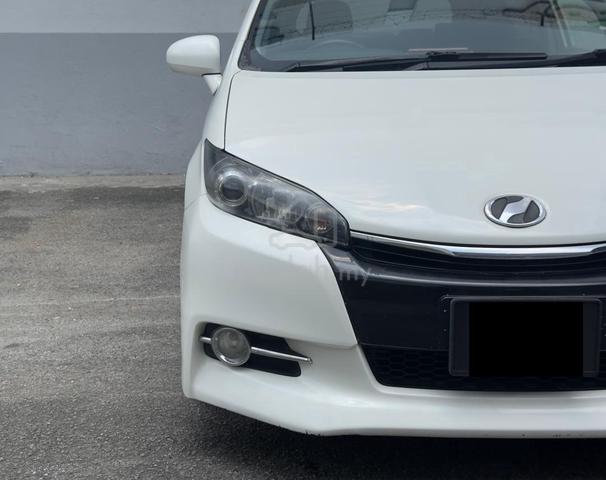Toyota WISH 1.8 S FACELIFT (A) - 4