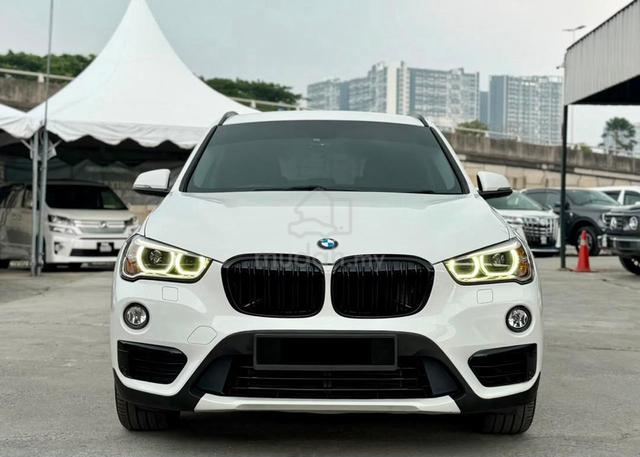2017 BMW X1 2.0L sDrive20i Sunroof 18IN Leather - 3