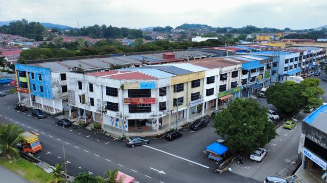HOT AREA 3-Storey Shoplot Taman Semarak For Rent. 1