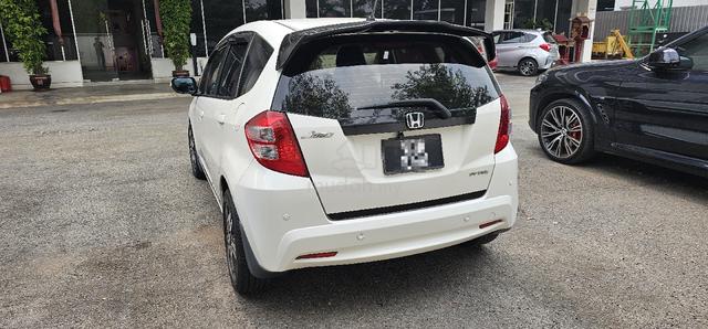 2013 Honda JAZZ 1.5 FACELIFT (A) - 4