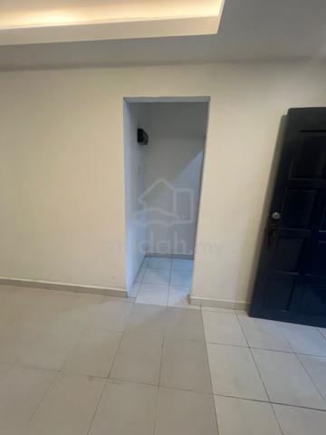 Renovated Taman Universiti Skudai 3 Bed Near UTM 4