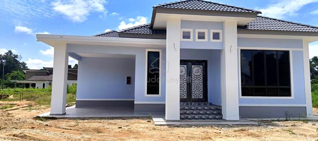 Membina 6 unit banglo setingkat berhampiran Politeknik Kok Lanas 4