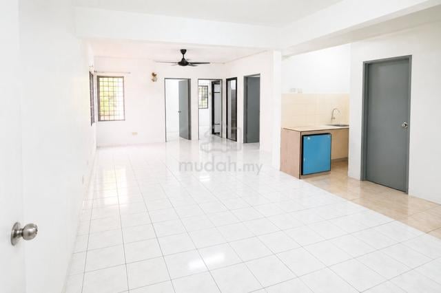 saujana apartment 1
