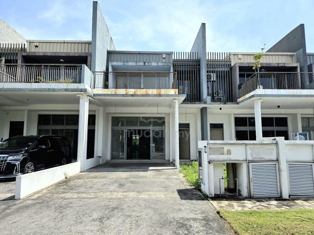 FACING OPEN 2 Storey Superlink Terrace Nautilus 2 D'island Puchong 1