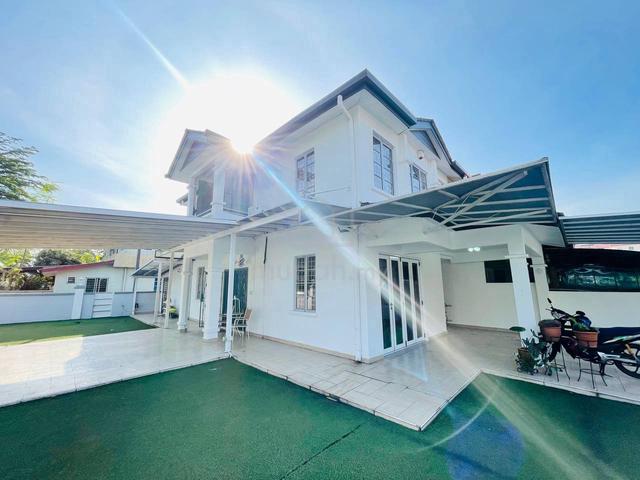Renovated Corner Lot Double Storey Terrace Taman Puchong Utama Puchong 1