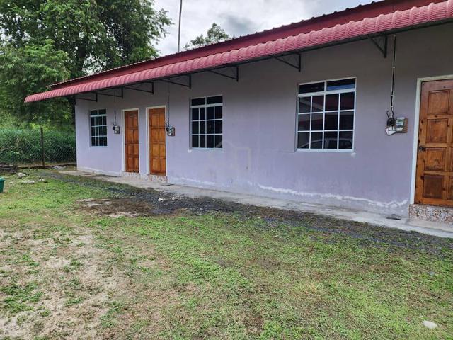 Kampung Darat, Padang Mat Sirat 1