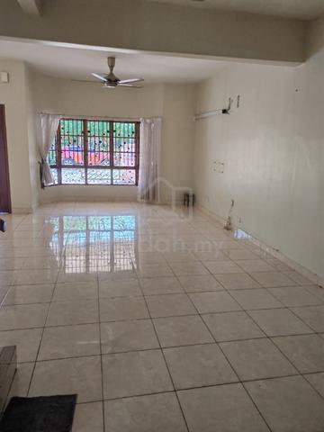 Double Storey at Kajang Facing Playground for Rent 1