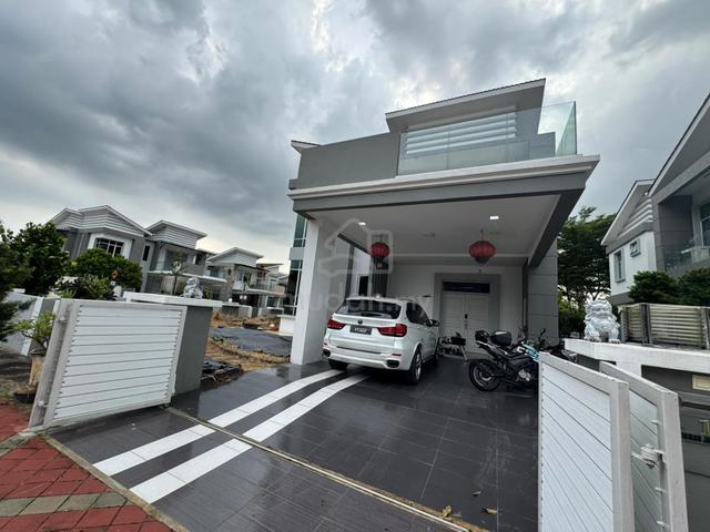 BM Highland Giant Corner Unit Bungalow 6000sqft Ful Renovated For Sale 1