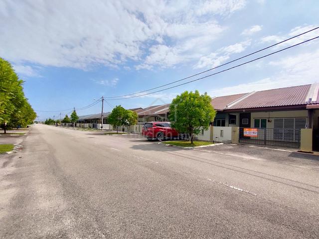 Teres Setingkat Facing Main Road di Sitiawan 1