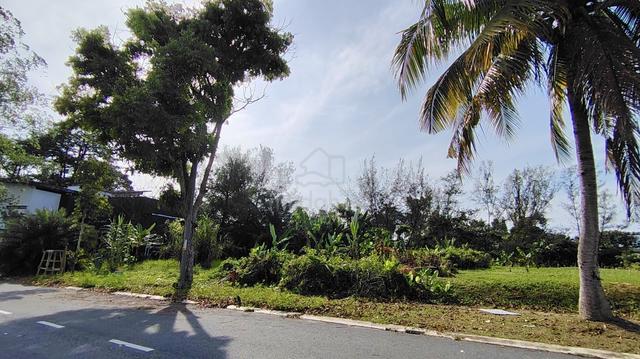 FREEHOLD Bungalow land lake view Bayu Lake Homes Staffield Mantin 4