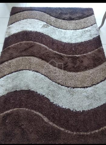 Fluffy brown wavy patterned area rug - photo 3 of 3