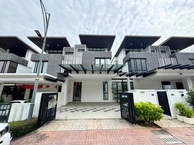 16 Sierra Puchong 3 Storey Terrace For Sale Brand New Unoccupied 1