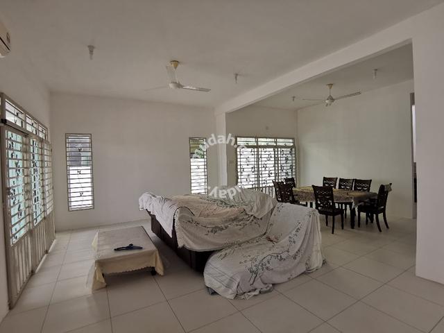 GOOD CONDITION 2 Storey Semi D GATED & GUARDED Puteri Residence BPJ 1
