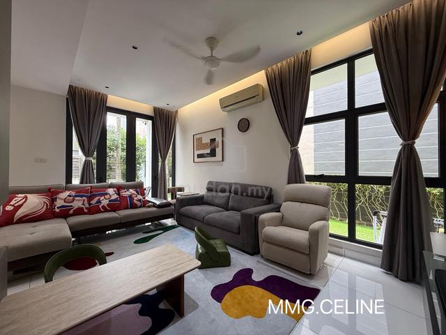 Saujana Glenmarie - 3 Storey Zero Lot Bungalow 1