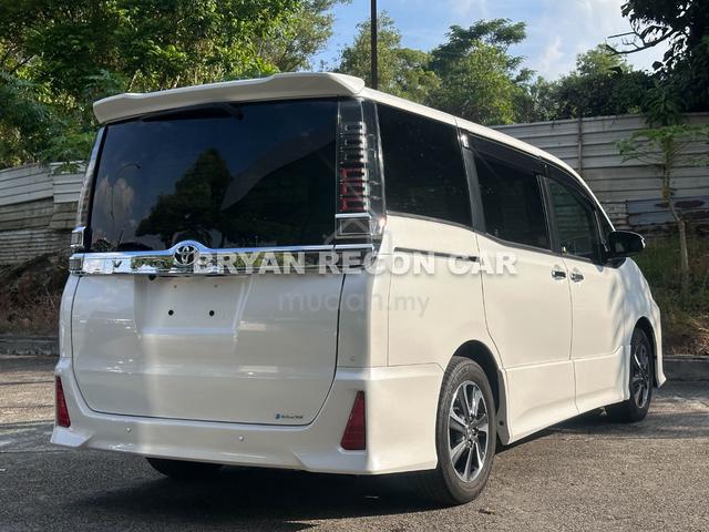 2020 Toyota VOXY 2.0 ZS KIRAMEKI II (8 SEATER) - 4