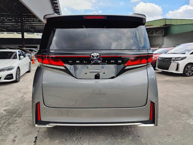 SIDE STEP 2025 Toyota VELLFIRE 2.4 Z PREMIER GRAY - 4