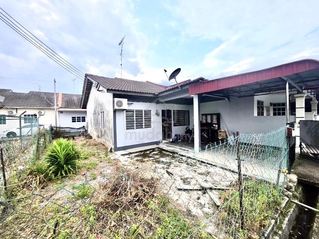Taman Setia Jaya @ Batu Pahat Single Storey medium low cost For Sale 1