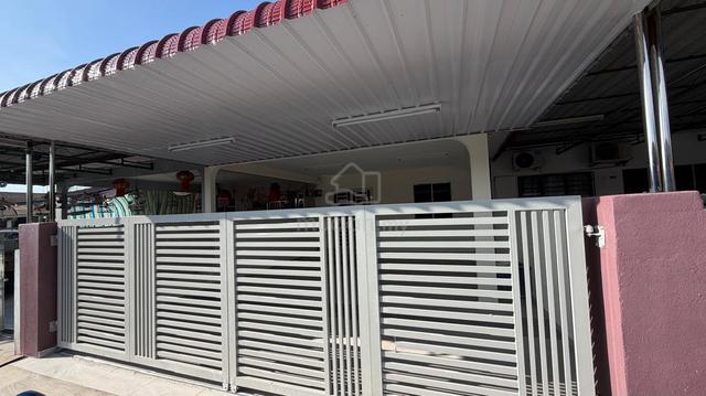 Renovated Home With Auto Gate & Awning | Taman Kucai 1