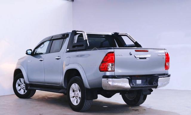 2016 Toyota HILUX 2.4 G VNT (A) Full Loan Waranty - 3