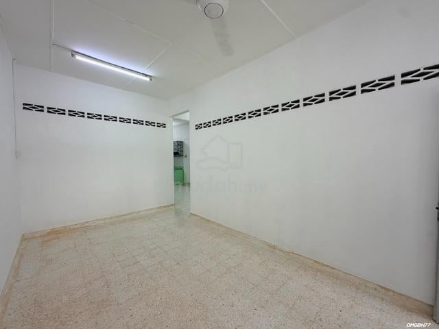 Taman Gembira Klang Single Storey House 20x80 Newly Painted For Sale 1