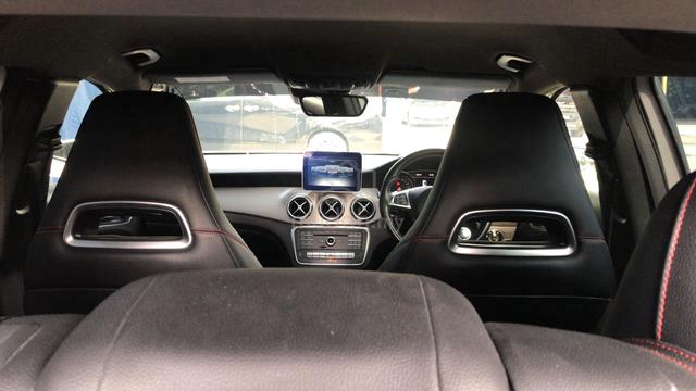 2017 Mercedes Benz GLA250 4MATIC 2.0 (loan kedai) - 4
