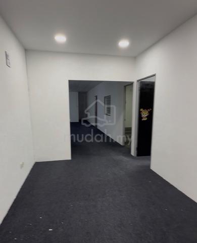 Tmn Molek Jln Molek 2/1 Office Condition 2nd Floor ready partition 1