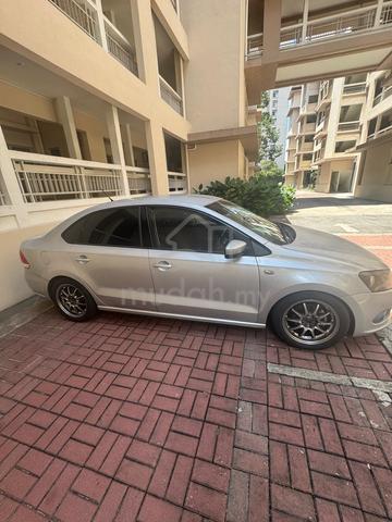 2015 Volkswagen POLO 1.6 CLUB EDITION (CKD) - 1