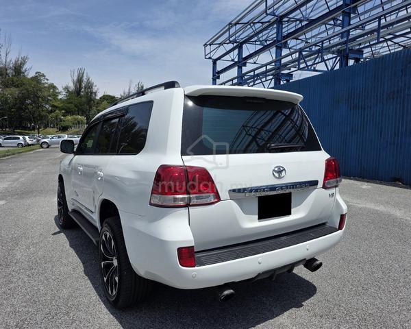 2010 Toyota LANDCRUISER 4.5 (A) DIESEL V8 7SEATER - 2