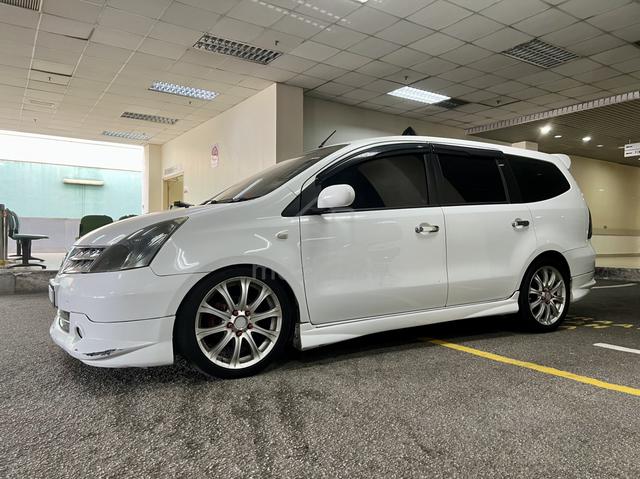 2011 Nissan GRAND LIVINA 1.8 PREMIUM/LUXURY (A) - 1