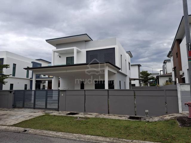 Double Storey Bungalow @Yarra Park Bandar Puteri Jaya 1