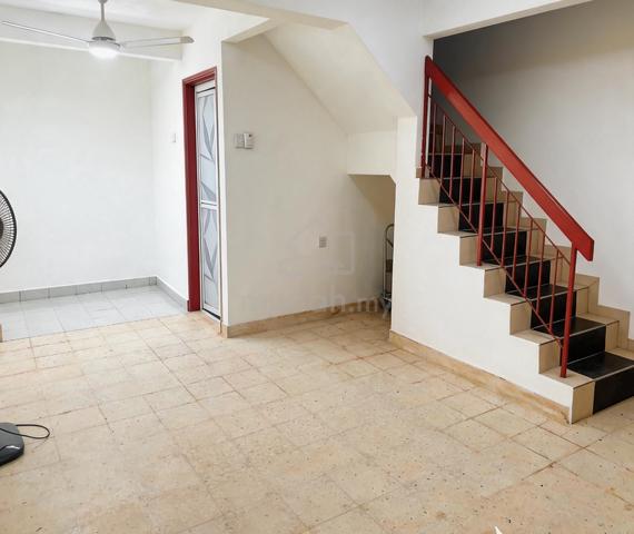 Serdang Raya 2 Sty House Seri Kembangan KITCHEN CABINET 1 AIRCOND 1