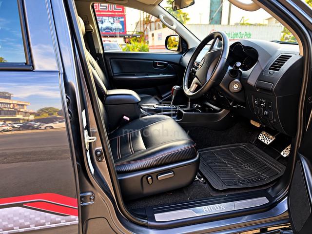 2015 Toyota HILUX 3.0 G TRD SPORTIVO MY14 KUN26R - 4