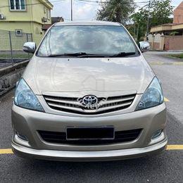 2010 Toyota INNOVA 2.0 E FACELIFT (A) - 4