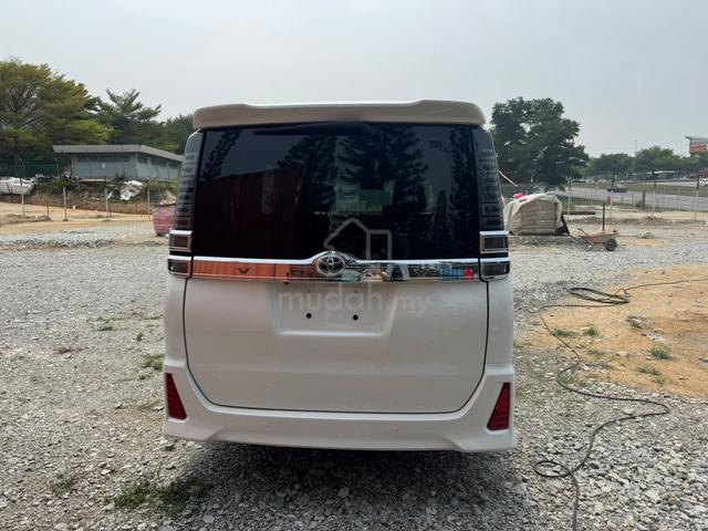 2021 Toyota VOXY 2.0 ZS KIRAMEKI 3 - 4