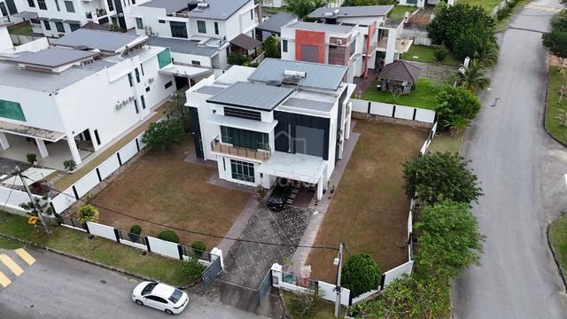 Exclusive Corner Lot Bungalow @ Vista Kirana|Double Volume Living Hall 1