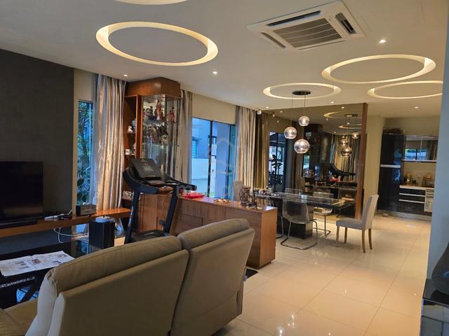 Fully Renovated Bandar Parkland Klang 2 Sty Semi D House for Sales 1