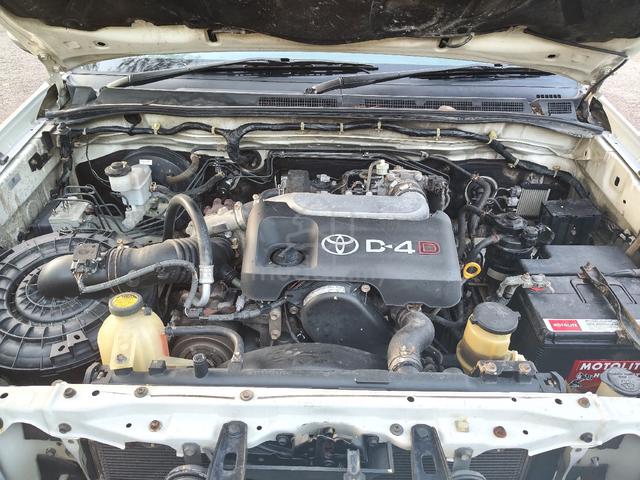 2012 Toyota HILUX 2.5 STD VNT FACELIFT (M) - 5