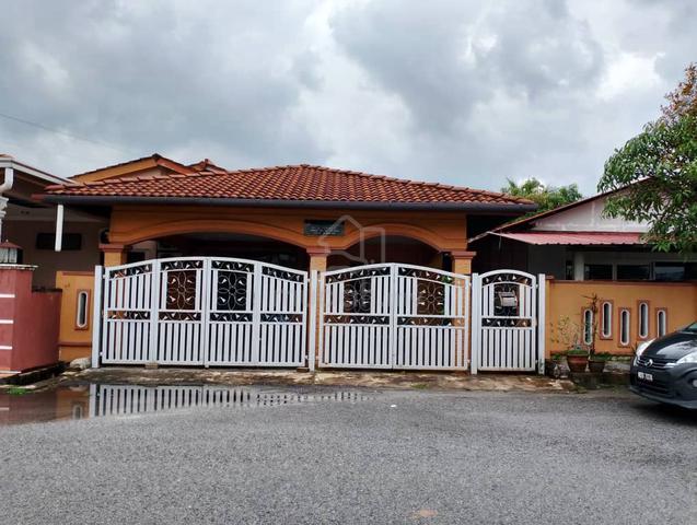 Rumah semi D di Taman Balok Permai 1