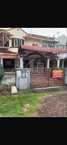 Shah Alam Sect 7 Double storey house facing playground 1