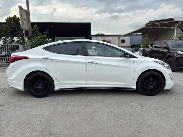 Hyundai ELANTRA 1.8 PREMIUM FACELIFT(A)2015 - 5