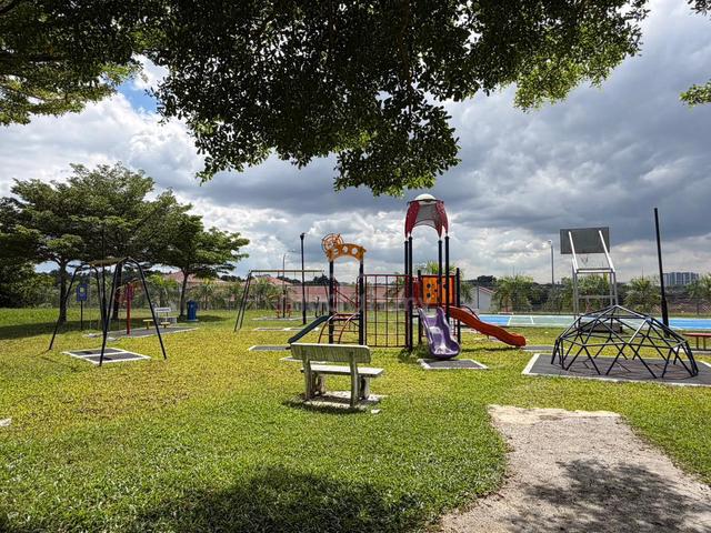 2sty Endlot superlink with Extra Land @ Cheras Vista 1