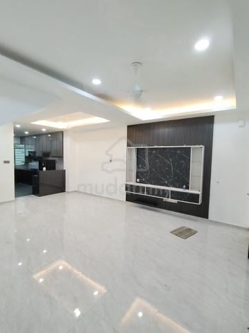 Double storey taman Scientex Utama / Senai / 4 bed / Partial furnish 1