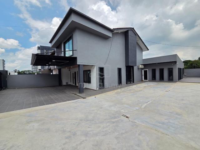 Jalan Abdul Samad @ JB Town area Semi D 6 Bedroom 4 Bath Corner Lot 1